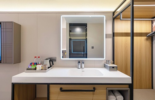 North Chaoyang Hotel | HomeInn Plus Guozhan Liufang Subway Stn