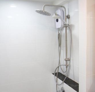 Lat Krabang Ski Chalet | Homeku Guesthouse Room 3 Cozy Stay Close to Suvarnabhumi Airport