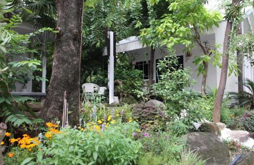 Lat Krabang Ski Chalet | Homeku Guesthouse Room 3 Cozy Stay Close to Suvarnabhumi Airport