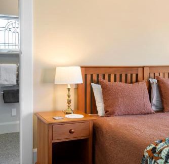 Edgeware Bed & Breakfast | Homelea Bed and Breakfast