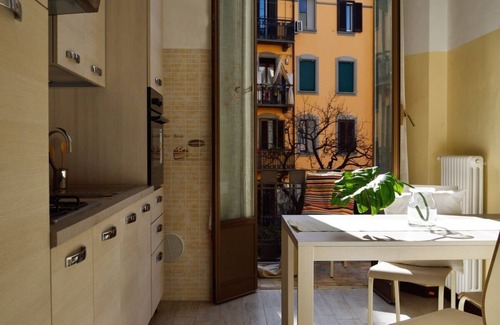 Casoretto Apartment | HomeLovers two-rooms apartment Lambrate Metro Station