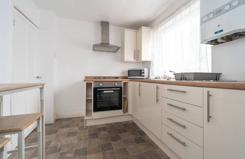 Scunthorpe Apartment | Homely 1BD Apt with Free Street Parking