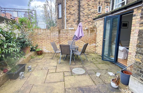 Kilburn Apartment | Homely 2 BDR Flat Patio Near Maida Vale