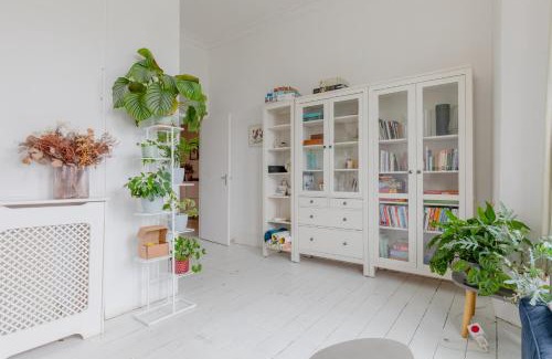 Stoke Newington Apartment | Homely 2BD Flat with Private Garden North London