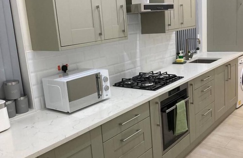 Seisdon House | Homely 3-bed house in Bham 15 min from City Centre