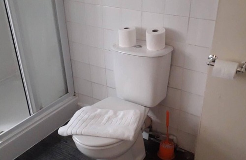 Northenden House | Homely 4-bed House in Manchester