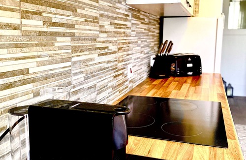 Paisley Apartment | Homely Apartment in Historic Centre