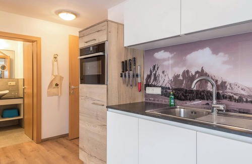 Siusi Apartment | Homely Apartment “Santner Villa Erna” with Mountain View