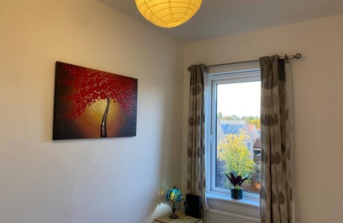Trumpington House | Homely Contemporary Trumpington House; 5 mins drive to Addenbrookes Hospitaln