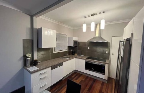 Currajong House | Homely Cottage Near It All