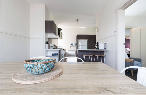 Newstead House | Homely Cottage: Near the City, Wi-Fi & Parking