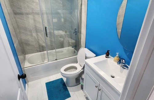 Thamesford House | Homely, cozy, spacious quiet basement apartment in a lovely neighborhood.