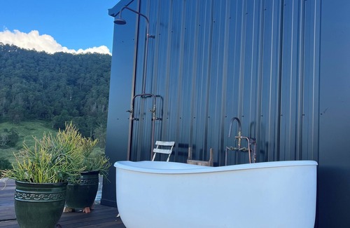 Conondale Cabin | Homely farm stay, beautiful views