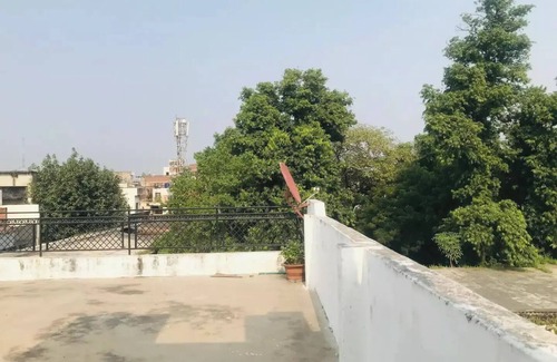 Kanpur House | Homely Feel 2 bedroom holiday home with Balcony