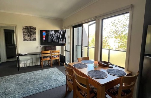St. Kilda East Apartment | Homely Flat - St Kilda East | Underground Parking