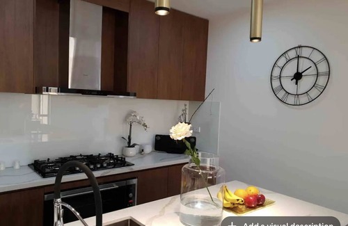 Tarneit House | Homely Getaway with Major Movie Apps 65" Smart TV