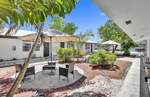 Victoria Park Apartment | Homely Harbour - Prime Location w Stylish Design
