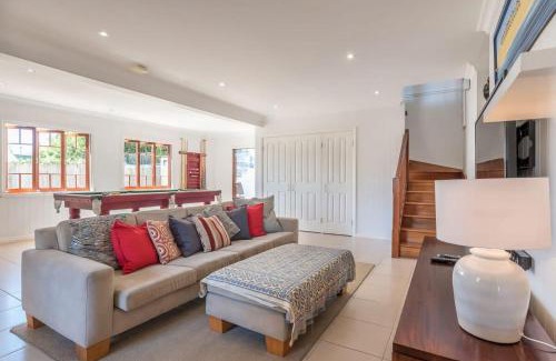 Bardon House | Homely Hideaway Bardon