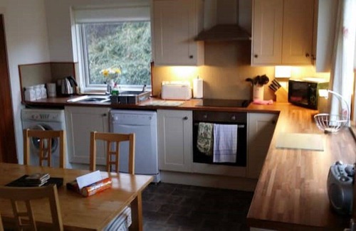 Flashader Cottage | Homely holiday Cottage with stunning loch views.