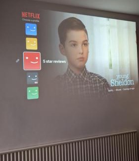 Thorpe Satchville House | Homely Long Stay, Breakfast, Games and Projector