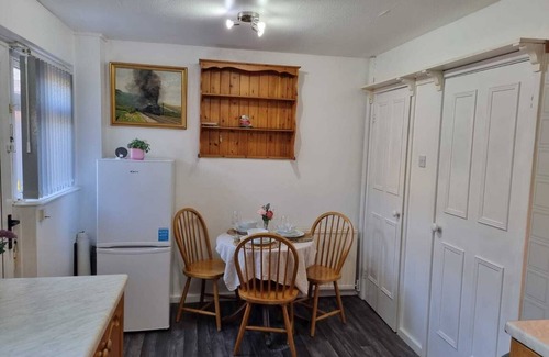 Leeds House | Homely space - walking distance to city centre w/free parking & Netflix