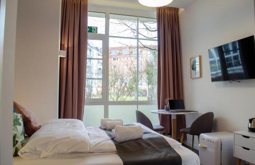 Sendlinger Feld Apartment | HOMELY STAY Studio 8 - Relaxed Self-Check-In room in Munich