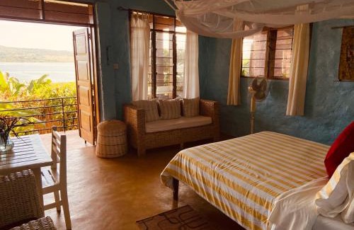 Jinja Bed & Breakfast | HomeOnTheNile Lake view double
