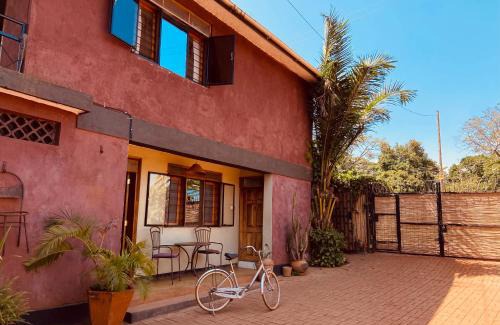 Jinja Bed & Breakfast | HomeOnTheNile Lake view double
