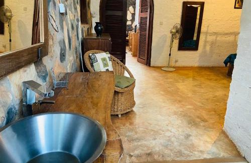 Jinja House | HomeOnTheNile