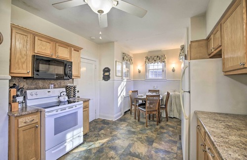 East Point House | 'Homeplace' w/Yard - 10 Mi to Jenny Wiley!