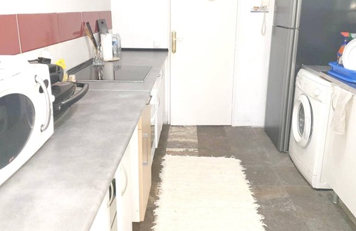 La Linea de la Concepcion Apartment | Homerez - Appartement 500 m away from the beach for 5 ppl. with sea view