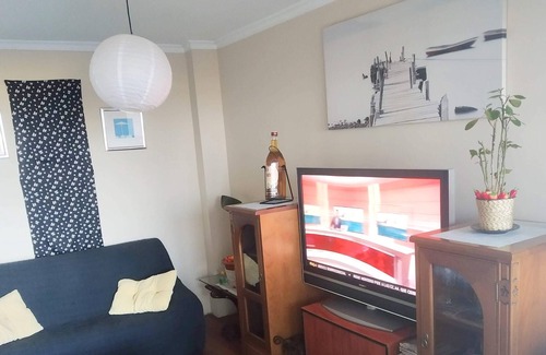 La Linea de la Concepcion Apartment | Homerez - Appartement 500 m away from the beach for 5 ppl. with sea view