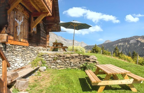 Saint-Nicolas-la-Chapelle Ski Chalet | Homerez - Chalet in Saint-Nicolas-la-Chapelle
