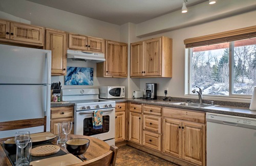 Fritz Creek House | Homer Hideaway on Fritz ‘Creekside’ - Pets Welcome