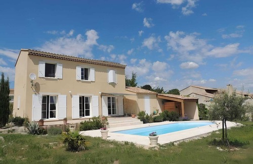 Saint-Maurice-sur-Eygues Villa | Homerez - Villa in Saint-Maurice-sur-Eygues