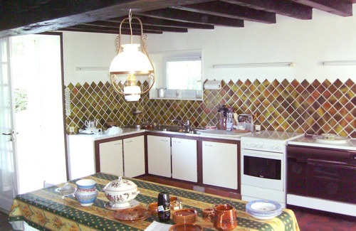 Genouillac House | Homerez - Spacious house for 8 ppl. with terrace at Terres-de-Haute-Charente