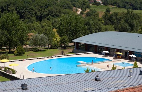 Ponte da Barca Apartment | Homerez - 100 m away from the beach! Appartement for 4 ppl. with shared pool