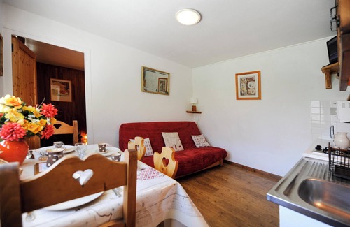 Le Bettaix Apartment | Homerez - 2-room flat Les Ménuires - mtn view