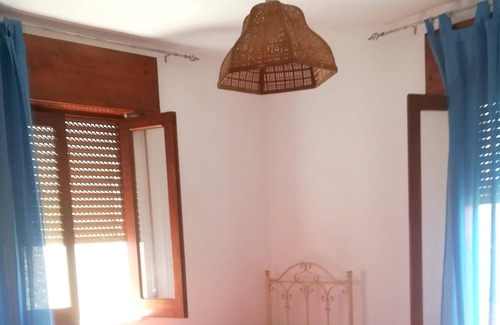 Marina di Caronia House | Homerez - 200 m away from the beach! Nice house for 4 ppl. at Marina di Caronia