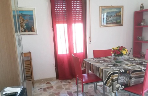 Marina di Caronia House | Homerez - 200 m away from the beach! Nice house for 4 ppl. at Marina di Caronia