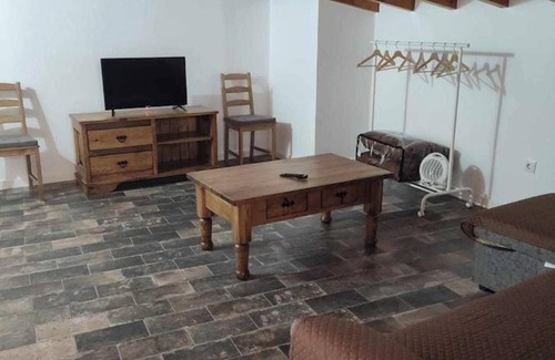 Redondo House | Homerez - Air-Conditioned House in Redondo - Modern Comfort