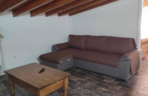 Redondo House | Homerez - Air-Conditioned House in Redondo - Modern Comfort