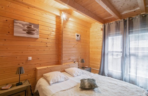 Orlu Ski Chalet | Homerez - Amazing chalet for 10 ppl. with jacuzzi, terrace and balcony at Orlu