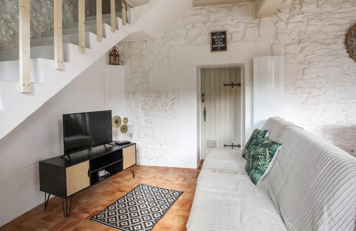 Pierrefonds House | Homerez - Amazing house for 4 ppl. at Pierrefonds