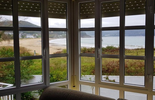 Faro House | Homerez - Amazing house for 6 ppl. with sea view, garden and balcony at Viveiro