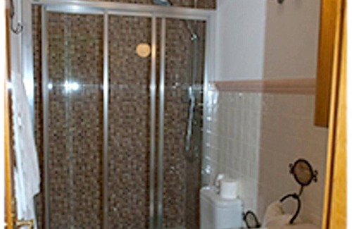 Ibias Municipality Apartment | Homerez - Appartement for 2 ppl. with shared pool at San Antolin de Ibias