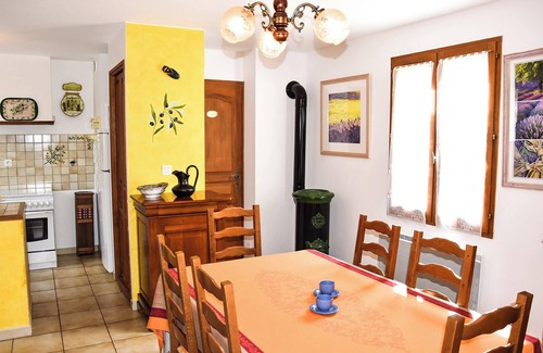 La Roche-sur-le-Buis Apartment | Homerez - Apartment in La Roche-sur-le-Buis