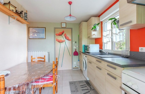 Mortagne-sur-Gironde Apartment | Homerez - Apartment in Mortagne-sur-Gironde