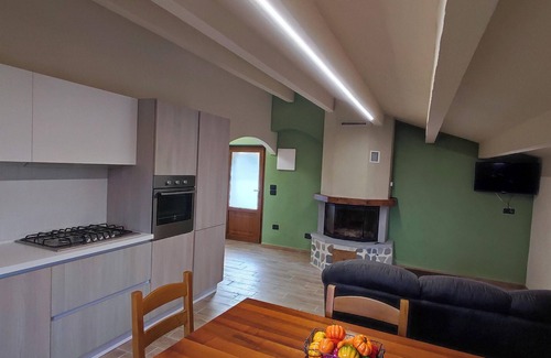 Caprese Michelangelo Apartment | Homerez - Appt in Caprese Michelangelo.