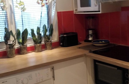 Paray-Vieille-Poste Apartment | Homerez - Apartment in Paray, terrace